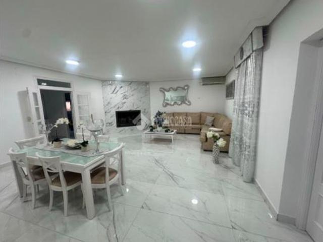 Chalet en venta en Mengíbar, Andalucía