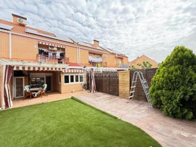 Chalet en venta en Parque Coimbra, Móstoles