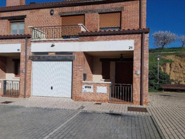 Chalet en venta en Mucientes, Castilla y León