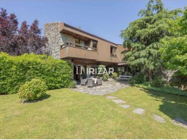 Chalet en venta en Mungia, Guipúzcoa