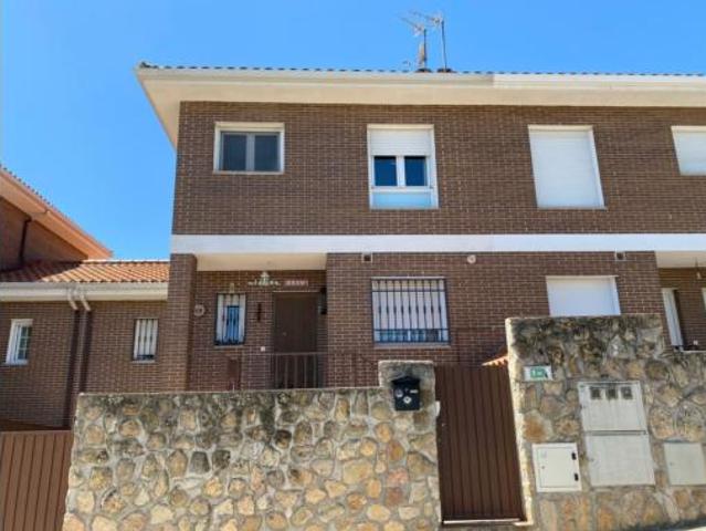 Villa en venta en Navalagamella