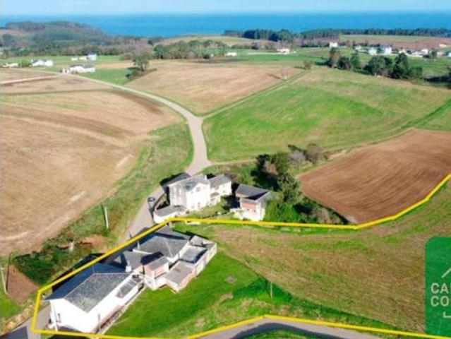 Chalet en venta en Navia, Asturias