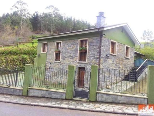 Chalet en venta en Navia, Asturias