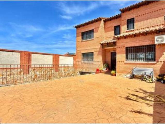 Chalet en venta en Novés, Castilla-La Mancha
