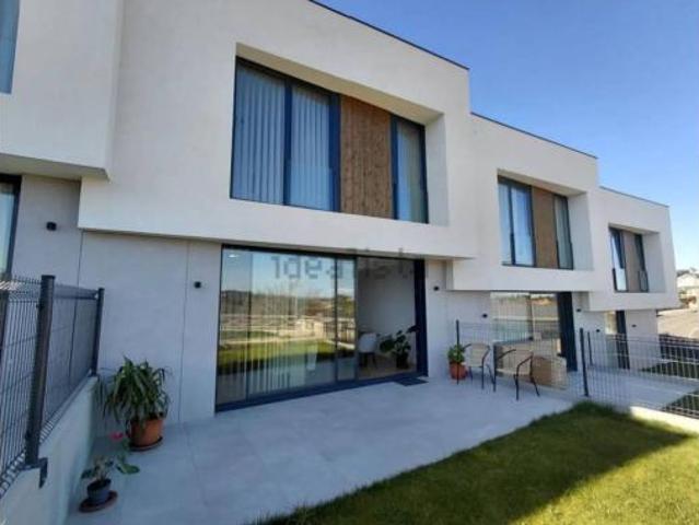 Chalet en venta en Oleiros, A Coruña