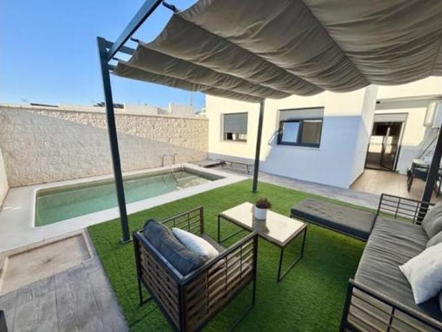 Chalet en venta en Olías Del Rey, Castilla-La Mancha