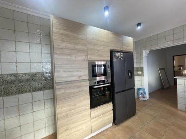 Chalet en venta en Olivares, Andalucía