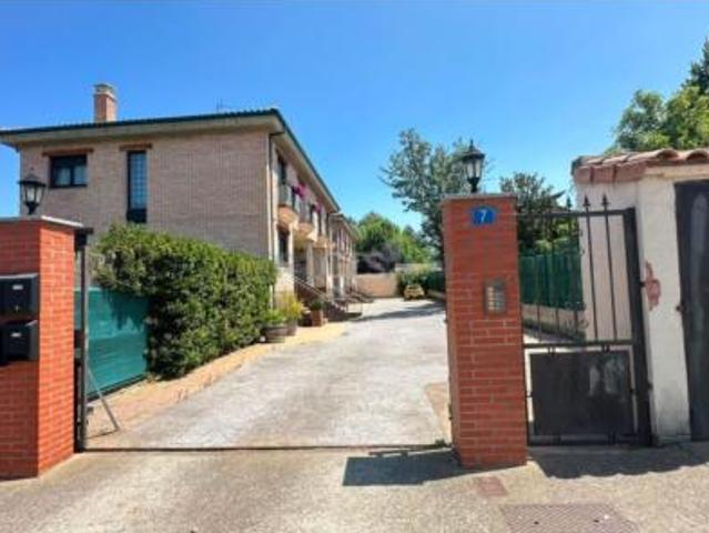 Chalet en venta en Onzonilla, Castilla y León
