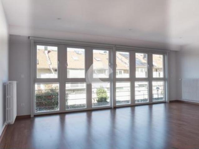 Chalet en venta en Couto, Ourense