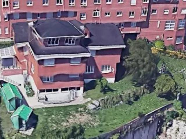 Chalet en venta en Oviedo, Asturias