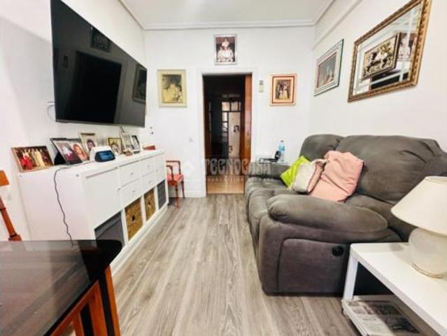 Villa en venta en Paracuellos De Jarama