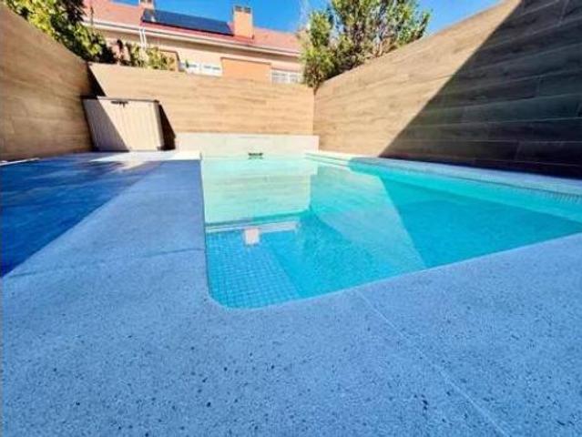 Chalet en venta en La Laguna, Parla