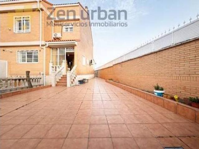 Chalet en venta en Parla, Madrid