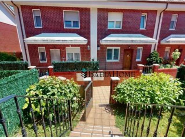Chalet en venta en Oruña, Piélagos