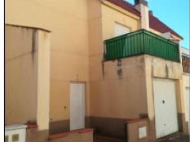 Chalet en venta en Madrebuena, Pioz