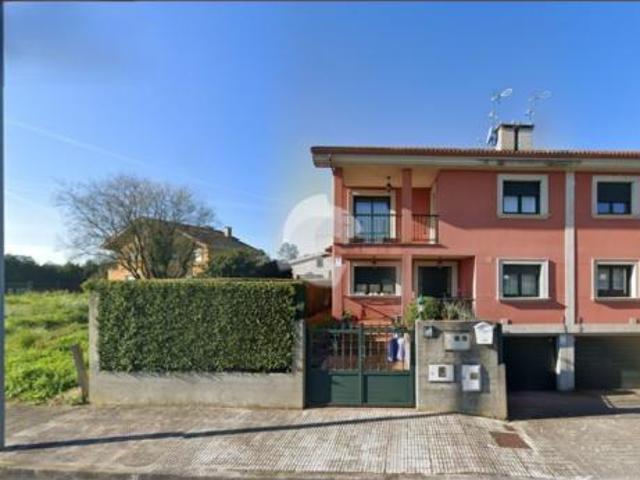 Chalet en venta en Veigue, A Coruña