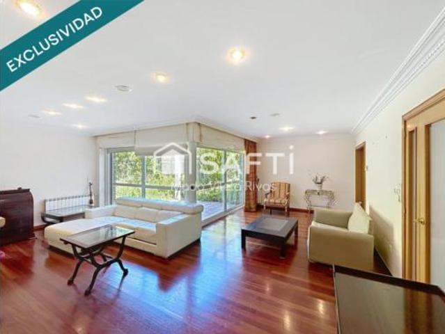 Chalet en venta en A Barcia, Santiago