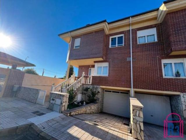 Chalet en venta en Carbajal de la Legua, Sariegos