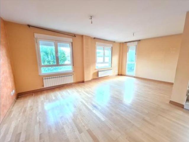 Chalet en venta en Pobladura del Bernesga, Sariegos