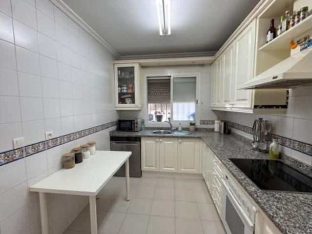 Chalet en venta en Peralta, Tomares