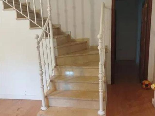 Chalet en venta en Peralta, Tomares