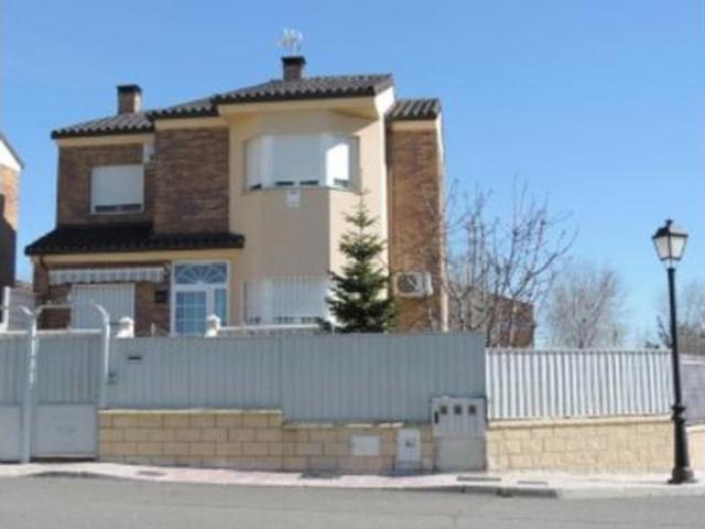 Chalet en venta en Ugena, Castilla-La Mancha