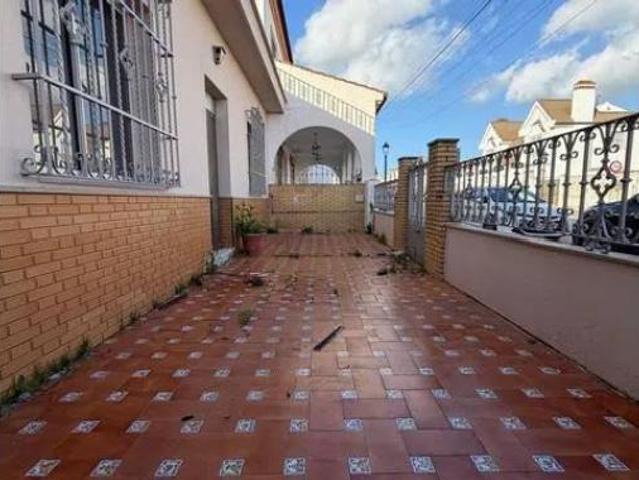 Chalet en venta en Umbrete, Andalucía