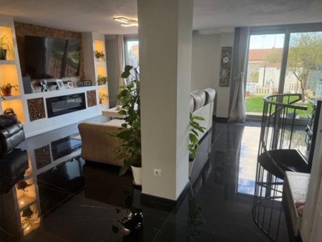Chalet en venta en Valdestillas, Castilla y León