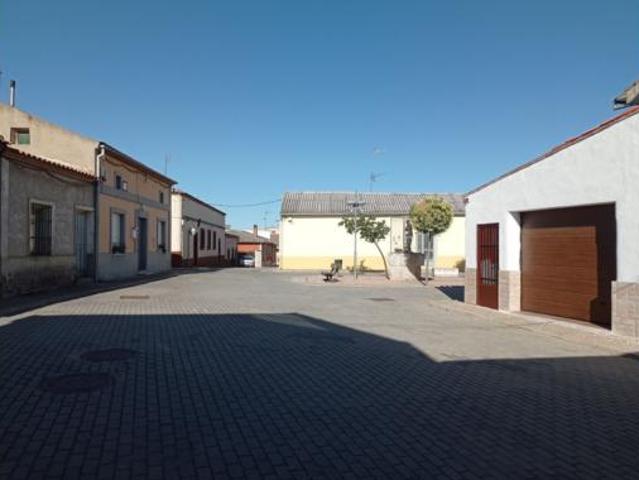 Chalet en venta en Valdestillas, Valladolid