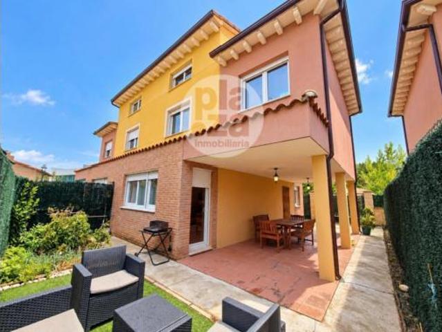 Chalet en venta en Valdorros, Burgos