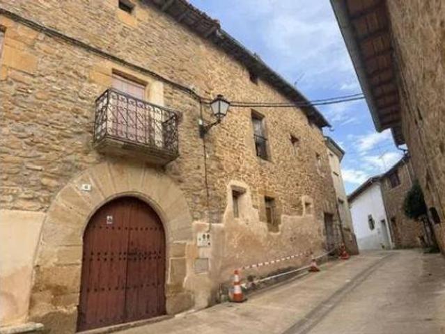 Chalet en venta en Villanueva de Yerri / Hiriberri Deierri, Valle de Yerri / Deierri