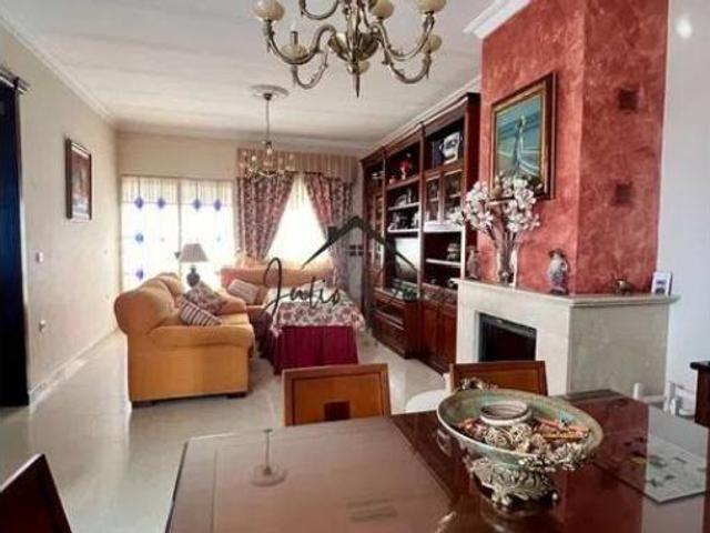 Chalet en venta en Villamanrique De La Condesa, Andalucía