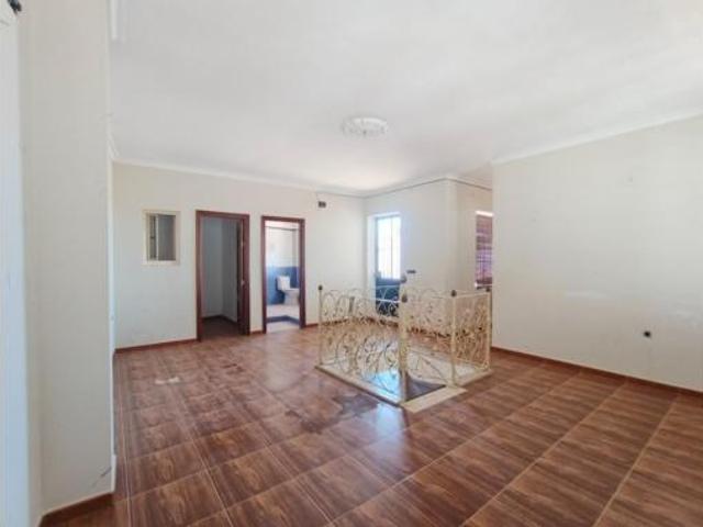 Chalet en venta en Villamanrique De La Condesa, Andalucía