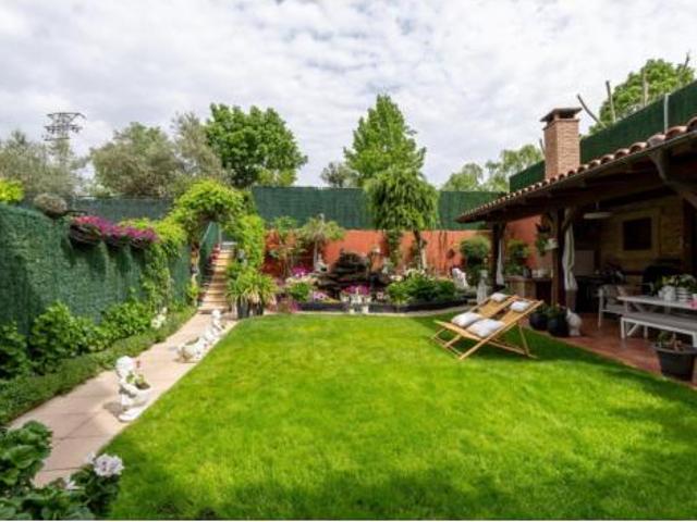 Chalet en venta en Villamediana De Iregua, La Rioja