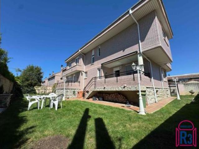 Chalet en venta en Villarrodrigo de las Regueras, Villaquilambre