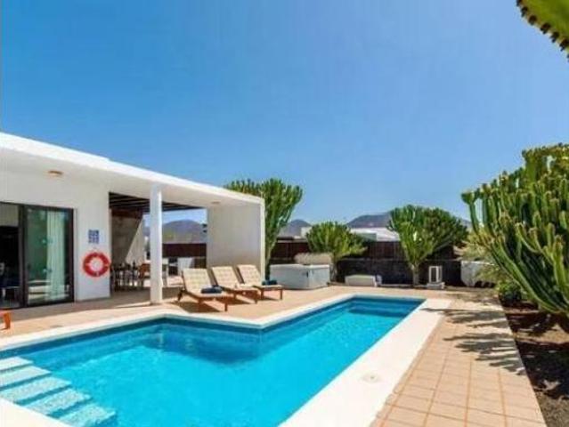 Chalet en venta en Playa Blanca, Yaiza