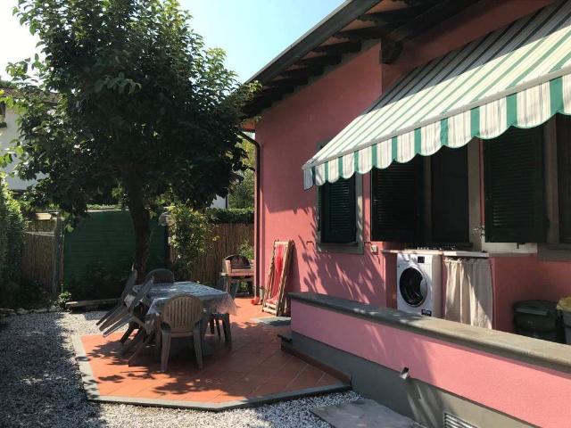Villa Schiera in affitto a Forte Dei Marmi, Toscana