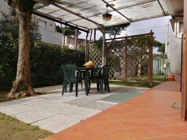 Villa Schiera in affitto a Vittoria Apuana, Forte Dei Marmi