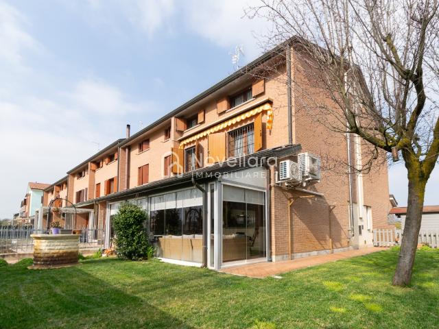 Villa Schiera in vendita a Pianura Reggiana, Re