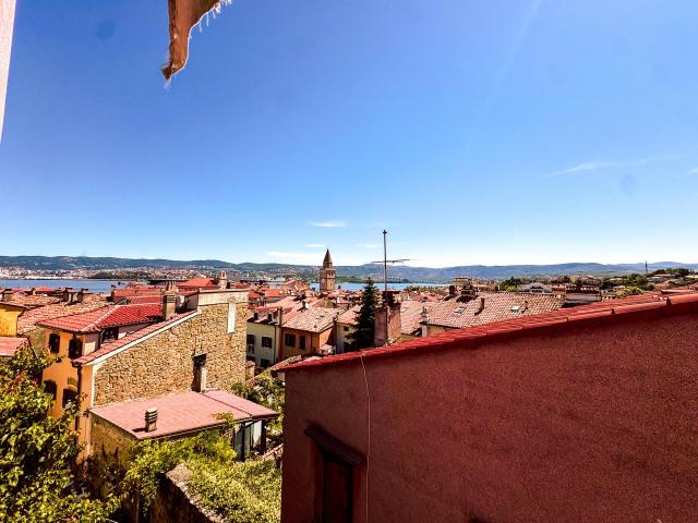 Villa Indipendente in vendita a Riostorto, Muggiò