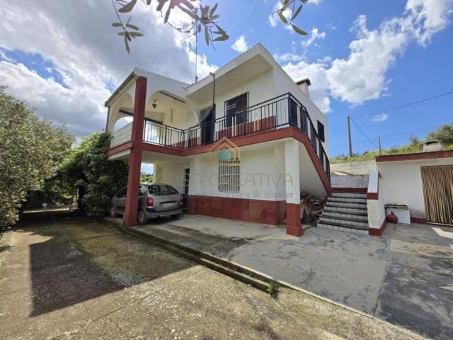 Casa en venta en La Hoya de Buñol, Valencia