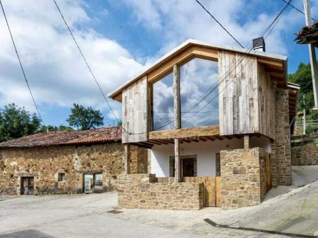 Casa en alquiler en Sobrescobio, Asturias / Asturies