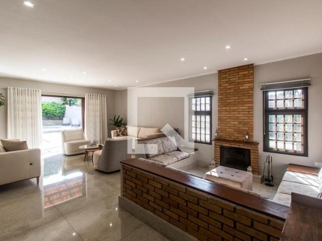 Casa aluguel em Santana de Parnaíba