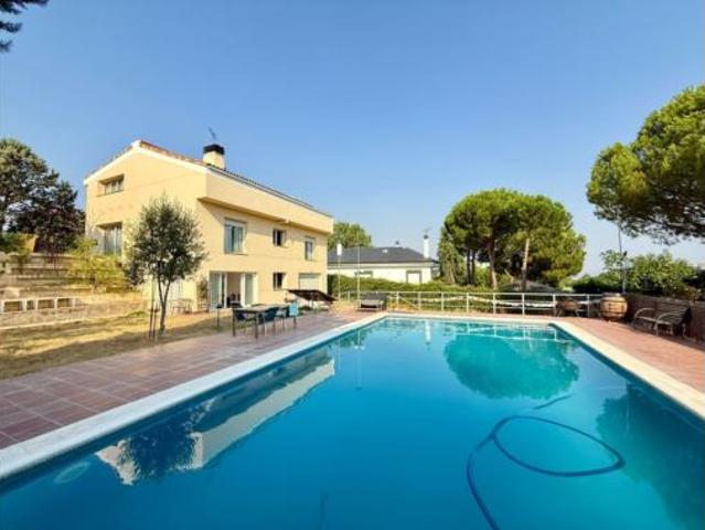 Casa en alquiler en Boadilla Del Monte, Madrid