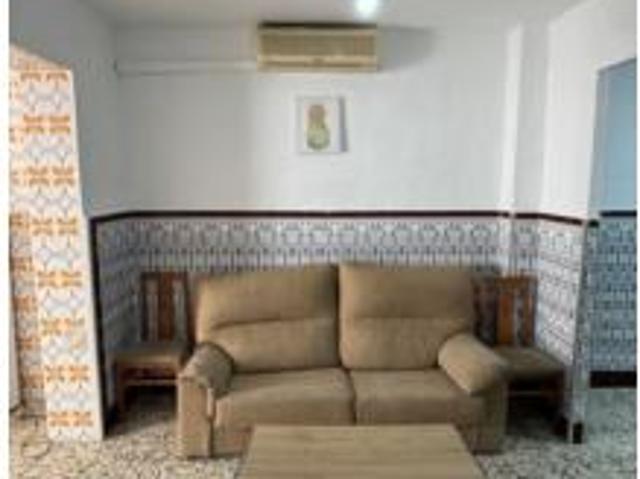 Casa en alquiler en Brenes, Andalucía