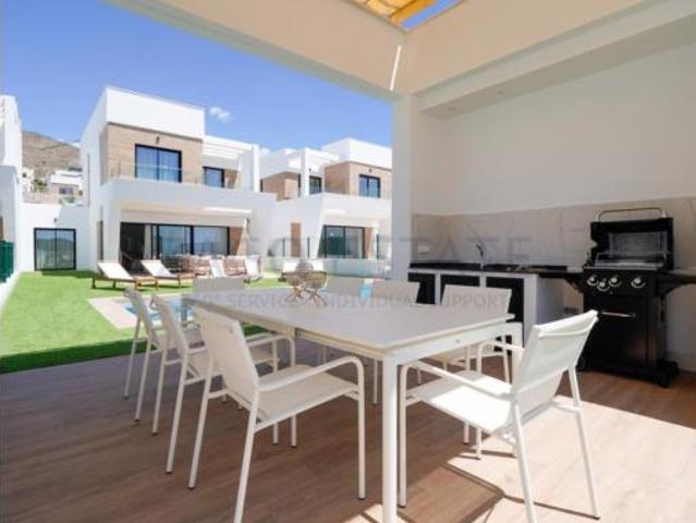 Casa en alquiler en la Marina Baixa, Valencia
