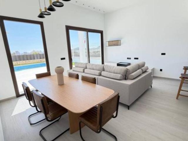 Casa en alquiler en la Marina Baixa, Valencia