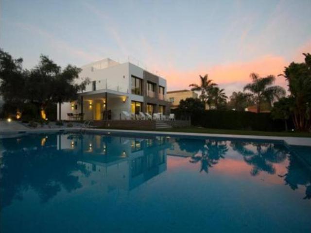 Casa en alquiler en Nueva Andalucía, Costa del Sol Occidental
