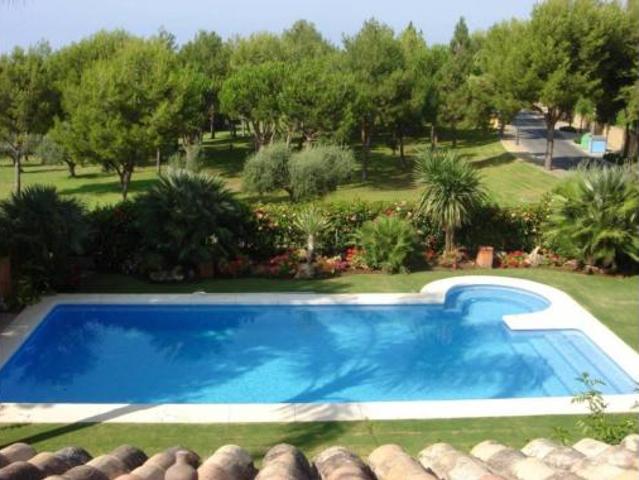 Casa en alquiler en La Carolina, Costa del Sol Occidental