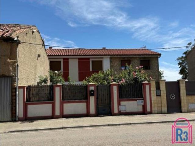 Casa en alquiler en Onzonilla, Castilla y León